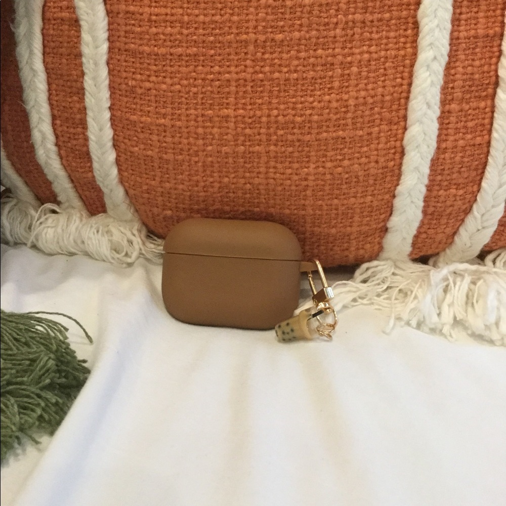 AirPod pro case NWOT - Picture 2 of 4
